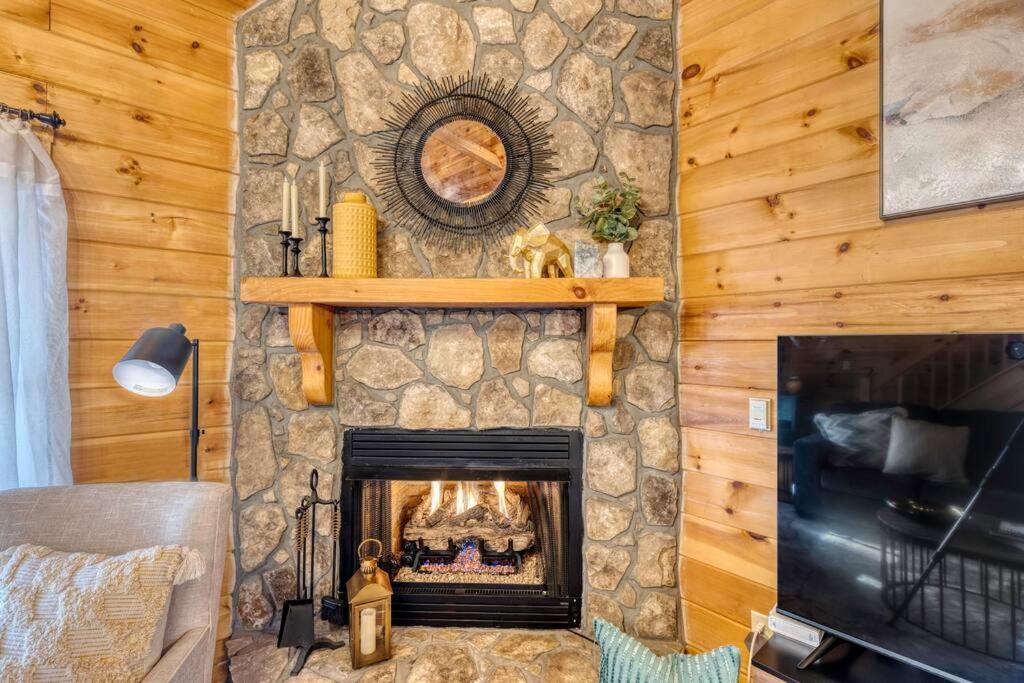 Mtn Cabin Sleeps 10 - 5 Mins To Fishing & Camping Ellijay Buitenkant foto