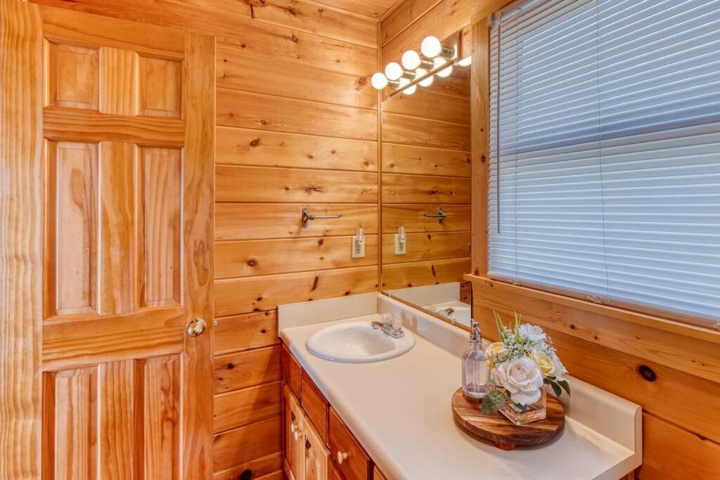 Mtn Cabin Sleeps 10 - 5 Mins To Fishing & Camping Ellijay Buitenkant foto