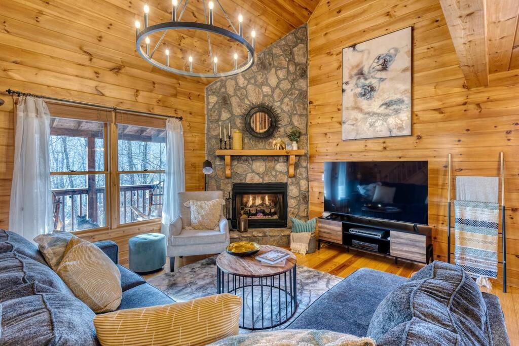 Mtn Cabin Sleeps 10 - 5 Mins To Fishing & Camping Ellijay Buitenkant foto